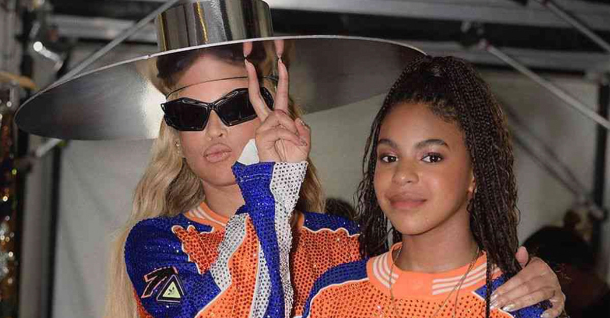 Blue Ivy Proudly Throws Up ROC Nation Hand Sign During Her Mom Beyoncé ...